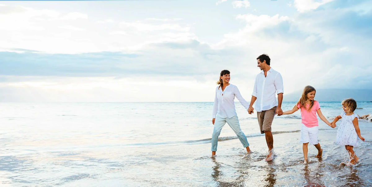 SoftPro - Family Walking On the Beach.webp__PID:ae4068f9-2daa-4a3d-9485-22afa7c70645